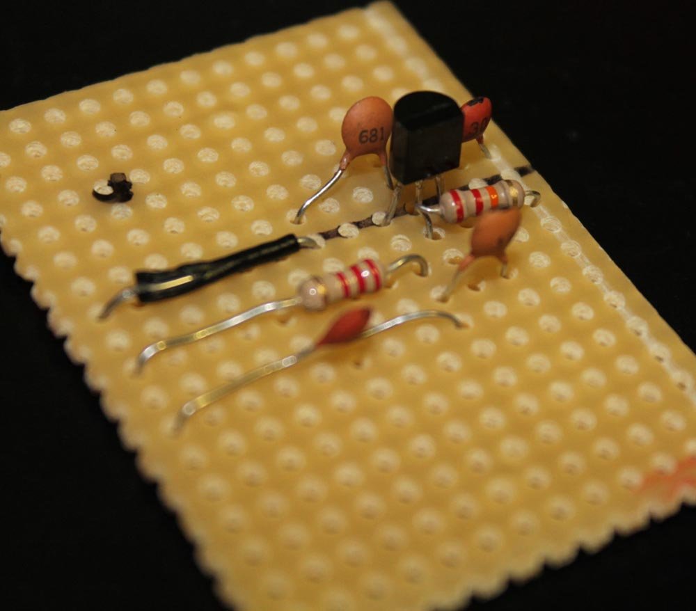 Step 6 Fix 680pF(C3) and a jumper wire connecting to GND BuildCircuit